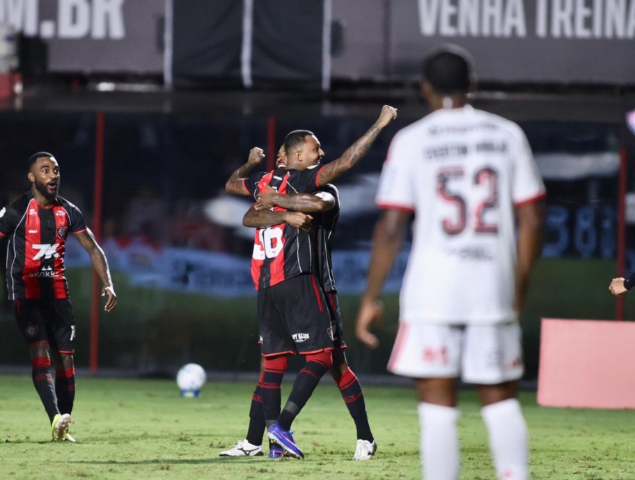 Vitória fatura R$ 3 milhões após classificação na Copa do Brasil; veja premiações 