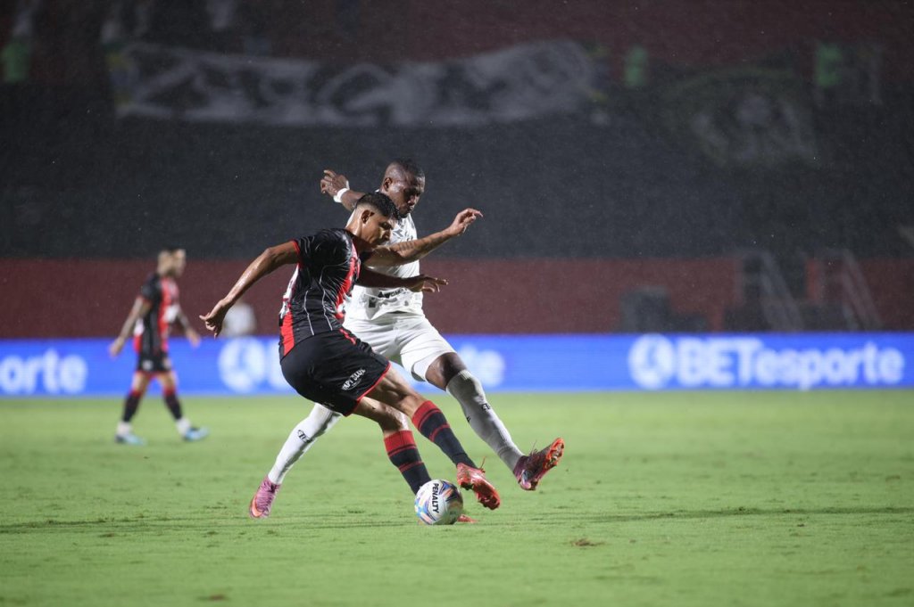 Rumo à final: Vitória dá show, goleia o ABC e fica perto da decisão da Copa do Nordeste 8 Vitória goleia ABC