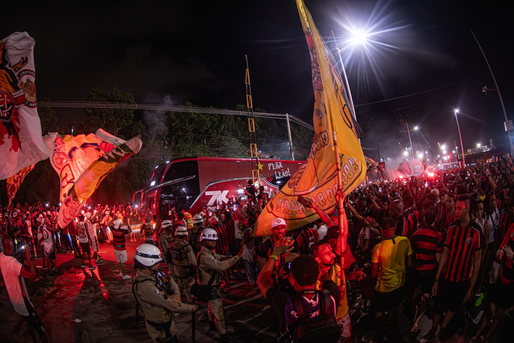 Casa cheia! Vitória anuncia ingressos esgotados para final da Copa do Nordeste