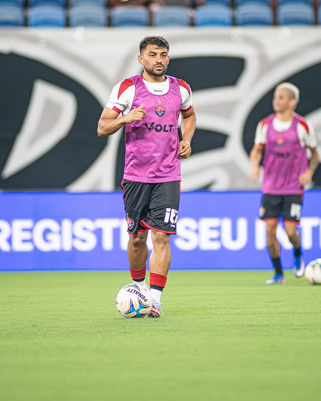 Vitória empresta volante Ronald ao Criciúma até o fim da temporada