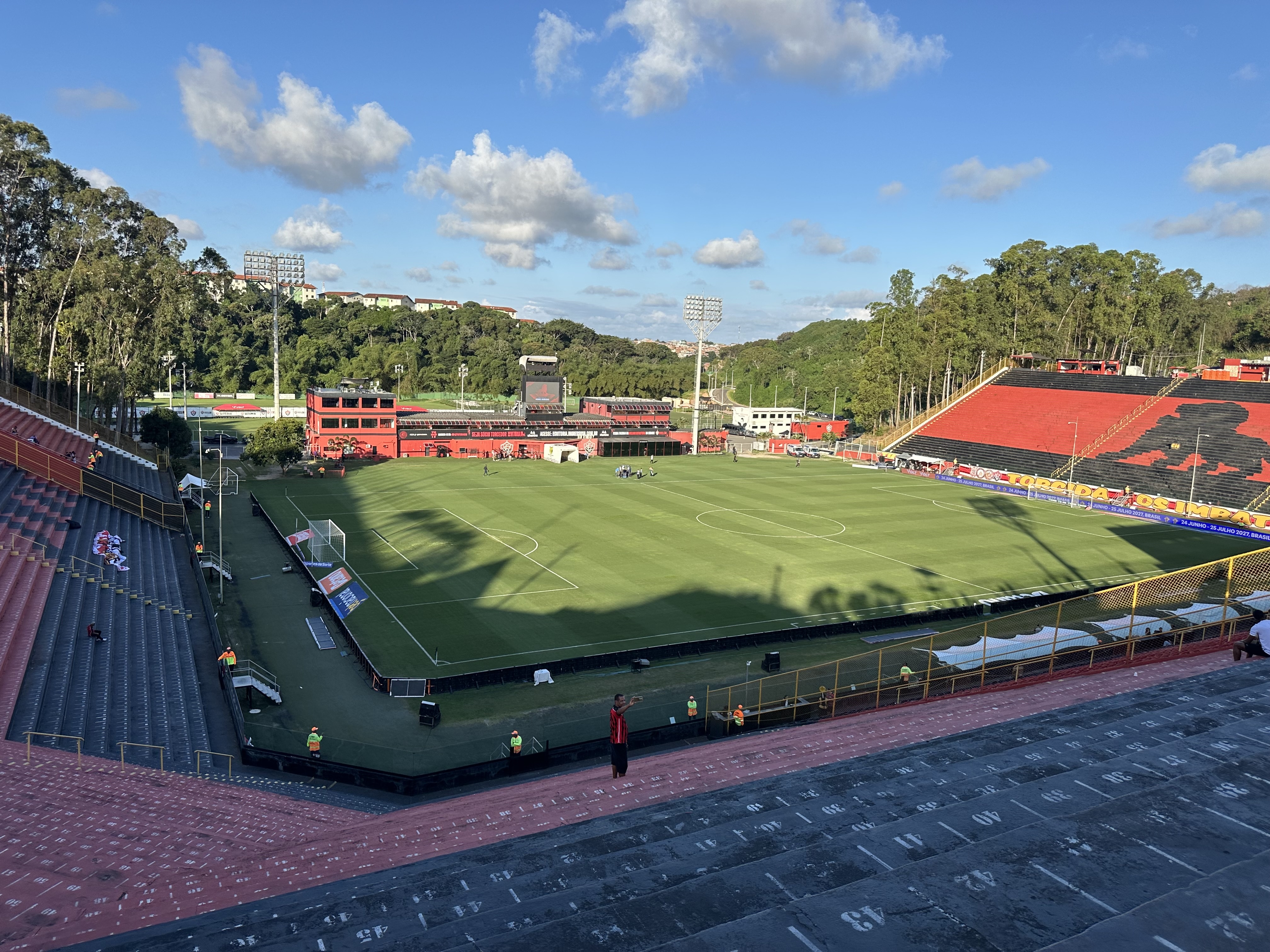 Confira as escalações oficiais de Vitória x Botafogo pelo Brasileirão 2026