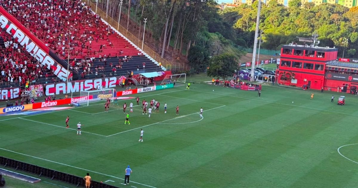 EMPATADOS! Vitória e Bahia vão para o intervalo em 0 a 0