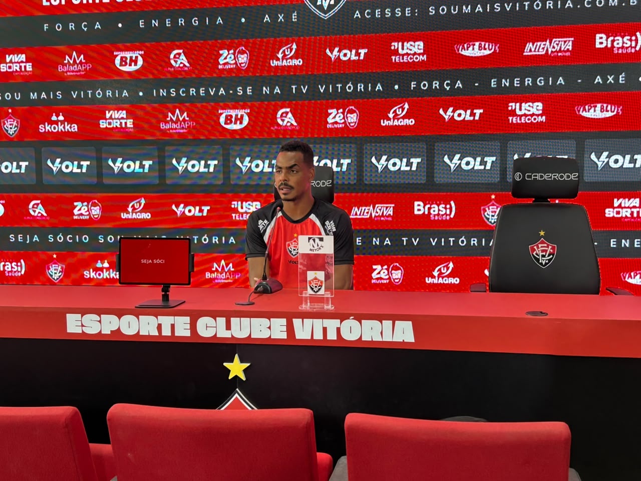 Caíque pede foco ao Vitória diante da crise do Corinthians: “Esquecer o lado de lá”