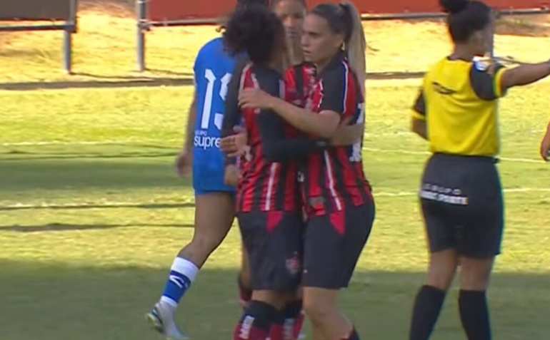 Vitória vence Galícia e larga na frente na semifinal do Baiano Feminino