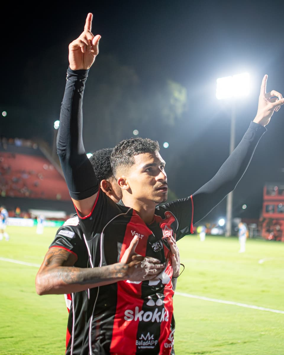Desfalque contra o Athletico-PR, Renê marcou cinco gols nos últimos sete jogos