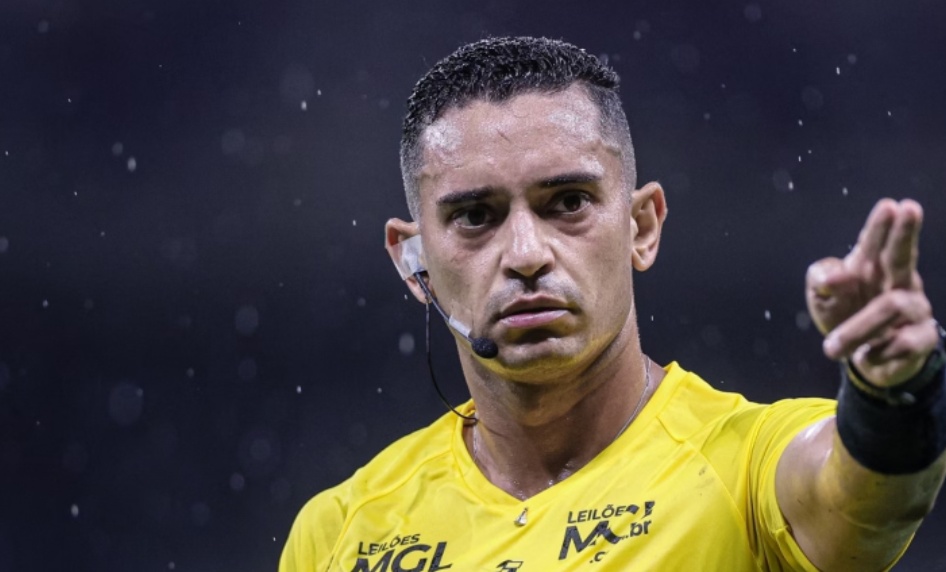 Árbitro mineiro apita Vitória x Athletico-PR pela 32ª rodada da Série A