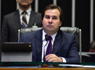 Rodrigo Maia rejeita a ideia de suspender intervenção no Rio