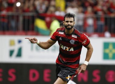 Flamengo vence clássico com Fluminense e amplia vantagem na ponta do Brasileirão