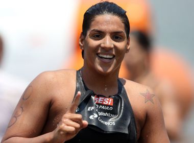 Ana Marcela brilha e fatura 1º ouro do ano no Circuito de Maratona Aquática