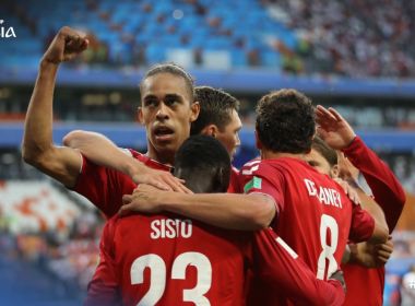 Cueva isola pênalti e Peru perde para a Dinamarca na estreia da Copa