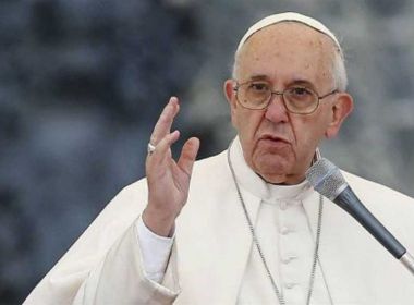Papa Francisco diz que aborto Ã© 'luva branca' equivalente aos crimes nazistas