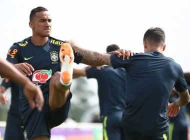 Danilo faz trabalhos de transição em campo e se aproxima de retorno à seleção
