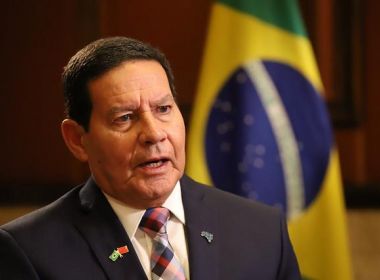 Mourão diz que CF é clara sobre impossibilidade de reeleição de Maia e Alcolumbre