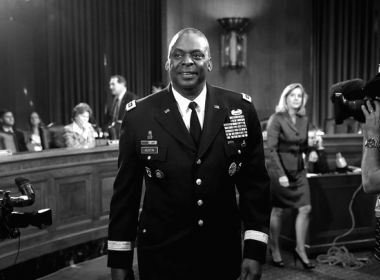 Biden escolhe ex-general negro Lloyd Austin como secretário de Defesa