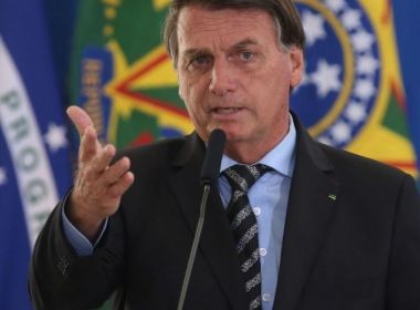 Bolsonaro critica decisão do STF e diz que 'não vai ter vacina para todo mundo'