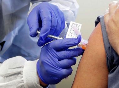Portugal avisa população por SMS que vacinação começa no domingo