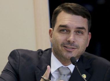Rastreio de dinheiro vivo é obstáculo em denúncia contra Flávio Bolsonaro