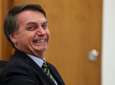 Bolsonaro insiste em tratamento precoce e volta a lançar desconfiança sobre Coronavac