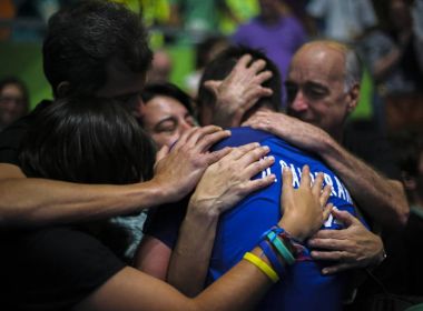Ingressos da Olimpíada viram dilema para familiares de atleta e grupo de fãs