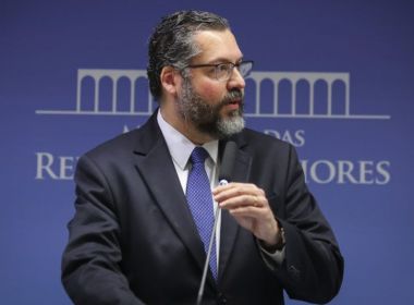 Auxiliares de Bolsonaro bombardeiam Ernesto por impasses com China e Índia