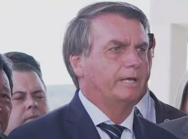 Bolsonaro diz que vacina vinda da Índia 'amanhã mesmo começa a chegar a seu destino'