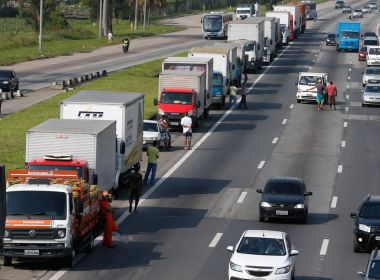 Divididos, caminhoneiros tentam fazer nova greve na semana que vem