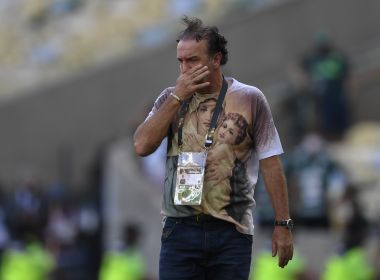 Santos reclama de expulsão de Cuca e ausência de VAR em lance decisivo