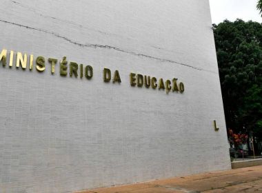 MEC recua e suspende ofício que barrava atos políticos em universidades