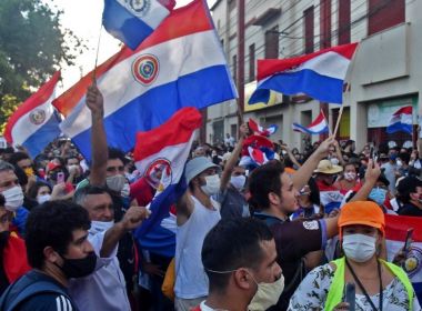 Protestos no Paraguai pedem saída de presidente por má gestão da Covid