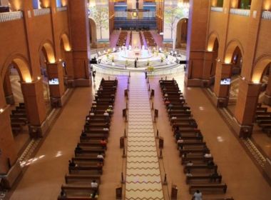 Após decisão do STF, Aparecida (SP) abre missas da Páscoa ao público, mas movimento é baixo