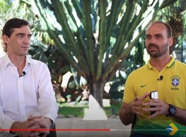Giba faz comentário transfóbico sobre Tifanny em papo com Eduardo Bolsonaro