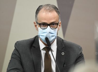 Presidente da Anvisa diz ser contra uso da cloroquina e confirma tentativa de mudar bula