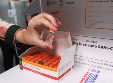 Sem Coronavac nem AstraZeneca, grávidas ficam praticamente sem opção de vacina