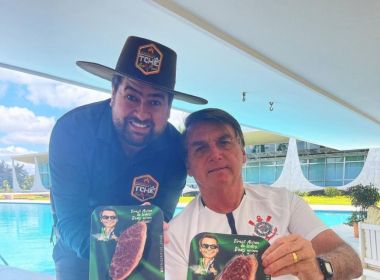 Randolfe pede que TCU investigue gastos de churrasco de Bolsonaro no Dia das Mães