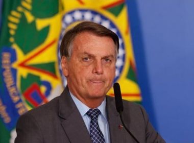 Bolsonaro chama FHC de cara de pau e sugere financiar MST para invadir fazenda dele