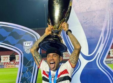 Daniel Alves diz que título paulista é especial por ser pelo seu time do coração