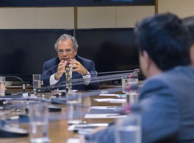 Guedes prepara mudança tímida na tabela do IR
