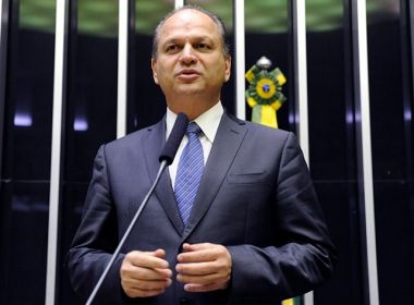 Senadores pedem convocação de líder do governo para depor na CPI da Covid