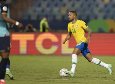 Renan Lodi fica fora de treino, mas corte da seleção brasileira é descartado