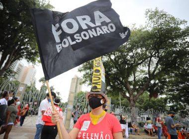 Manifestantes vão às ruas em 15 capitais em atos pelo impeachment de Bolsonaro