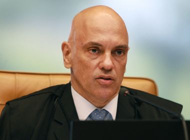 Moraes rejeita pedido de senadores para investigar Aras por prevaricação 