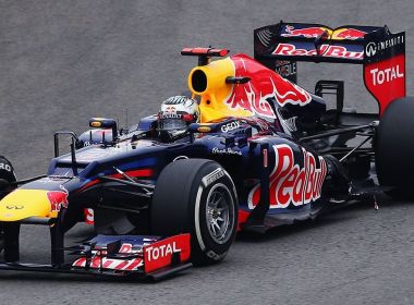 F1 volta para segunda metade com Max e outros seis pendurados por motores