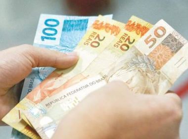 Governo deve prever salário mínimo em torno de R$ 1.170 em 2022