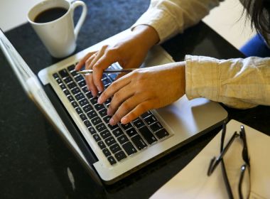 Governos precisam elevar proteção a jornalistas, diz União Europeia