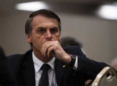 Na chegada ao Rio, Bolsonaro deixa aeroporto escoltado sem falar com apoiadores