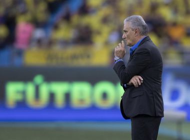 Seleção varia estratégias na saída de bola para aumentar a criatividade
