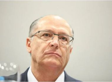 Alckmin baixa aplicativo para votar em prévias e causa irritação no PSDB