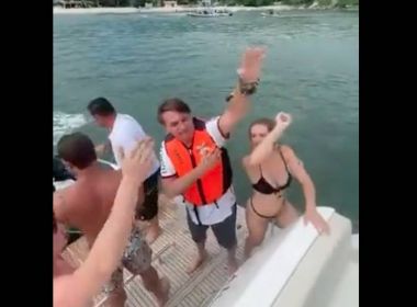 Bolsonaro dançando funk machista divide aliados evangélicos