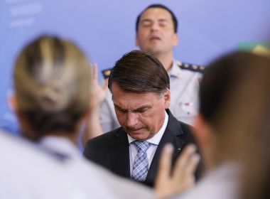 Afastamento de militares de Bolsonaro é sinalização a Lula