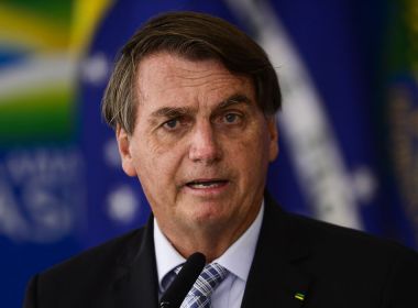 Bolsonaro minimiza o número de mortes de crianças por Covid, critica Lula e fala em zerar imposto